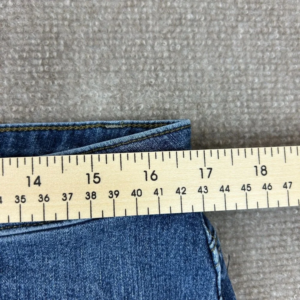 Lee Riders Capri Jeans Womens 14 Blue Denim Cotton Stretch Mid Rise Whiskers